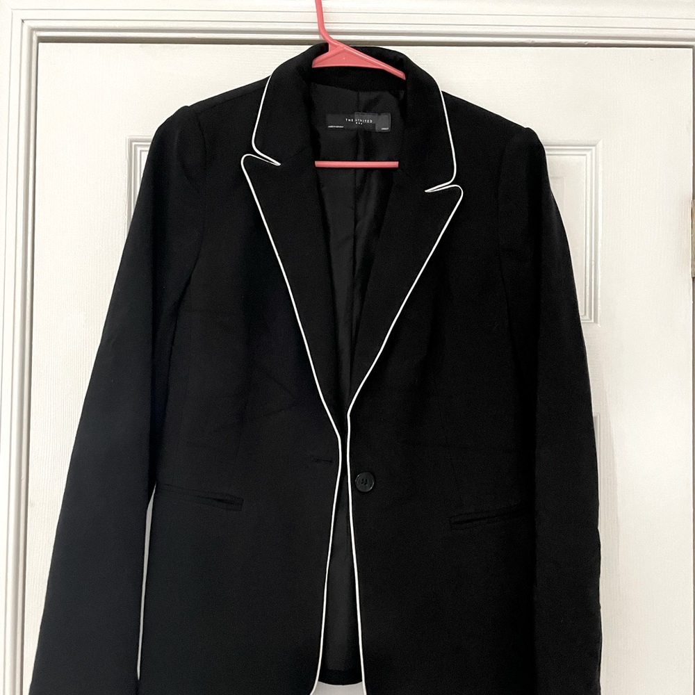 NWT black blazer with white pin stripe piping